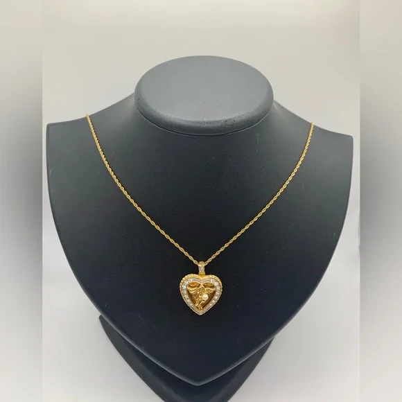 Vintage gold tone heart shape locket necklace - Picture 6 of 6